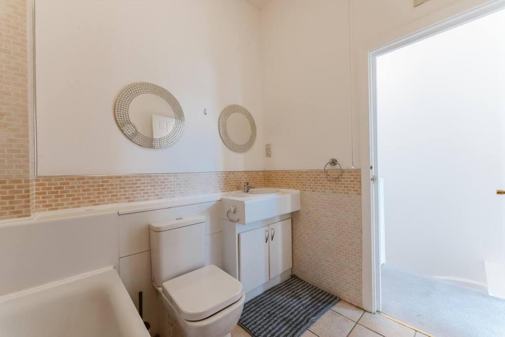 Up To 4 People, Room In A Share House Next To London Bridge Exterior photo